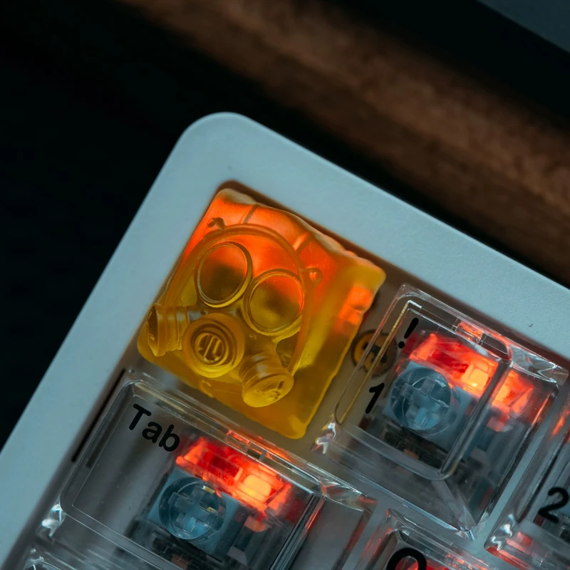 

Handmade Resin Personalized R4 ESC Customizable Game Machine Keyboard Cross Axle Skull Head Transparent Key Cap