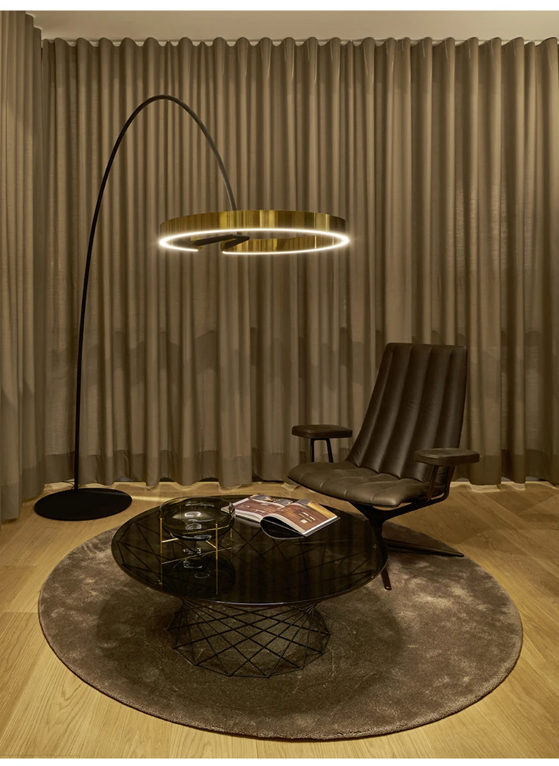 Lampe sur Pied de Salon – Le Moderniste