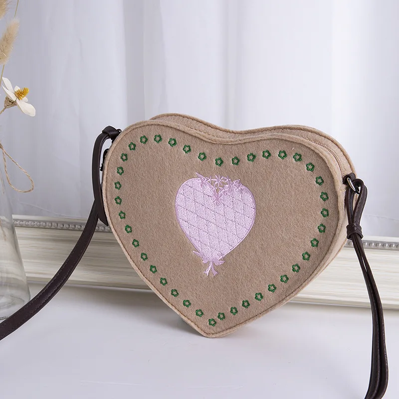Retro Blanket Love Embroidery Bags For Women Fashion New Design Europe Mini Plush Designer Bag  Purse Sale With Free Shipping