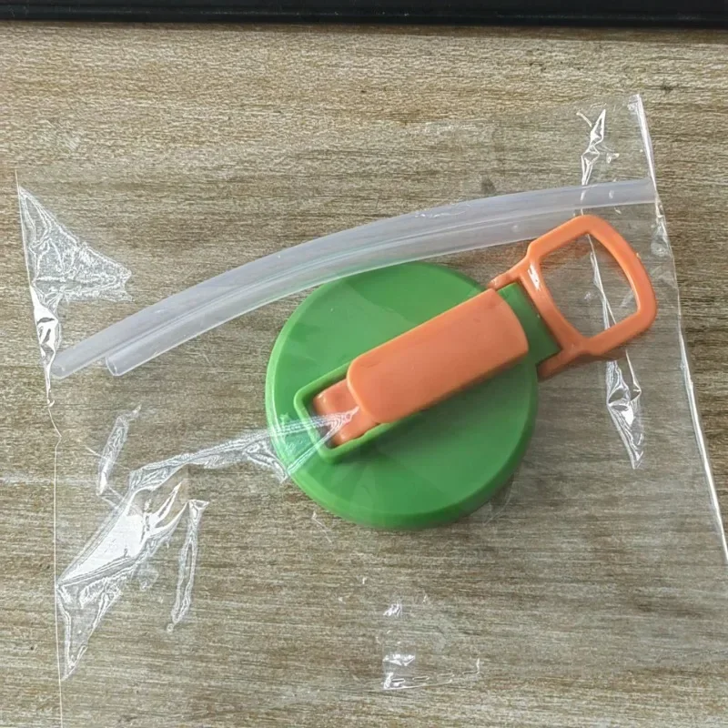 Reusable Straw Cap for Canned Drinks - Versatile Beverage Accessory in Four Vibrant Colors