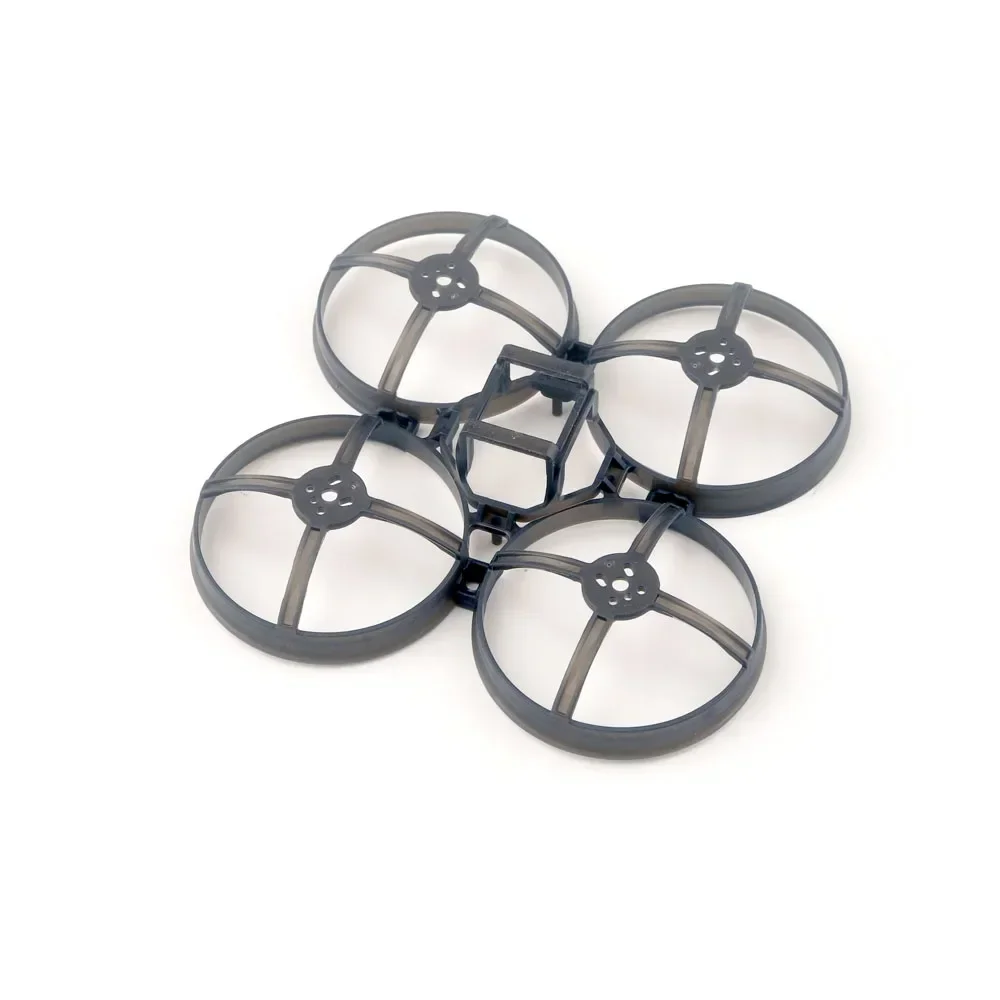 Détail du cadre FPV 85mm avec vis de fixation et trous de montage pour esc et récepteur, compatible drone de course.