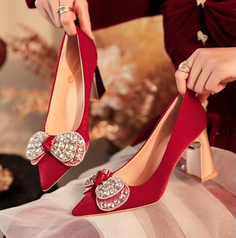 2024 Red Bling Big Crystal Pumps Women Bowtie Flock Thin Heeled Wedding Party Shoes Woman Shiny Rhinestones High Heels Shoes