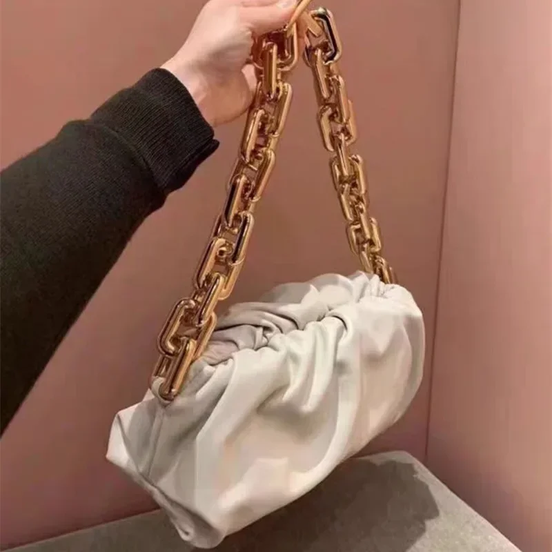 

2023 New Handheld Shoulder Bag with Thick Chain and Wrinkled Cloud Pattern Crossbody Bags for Women Luxury Designer Handbag