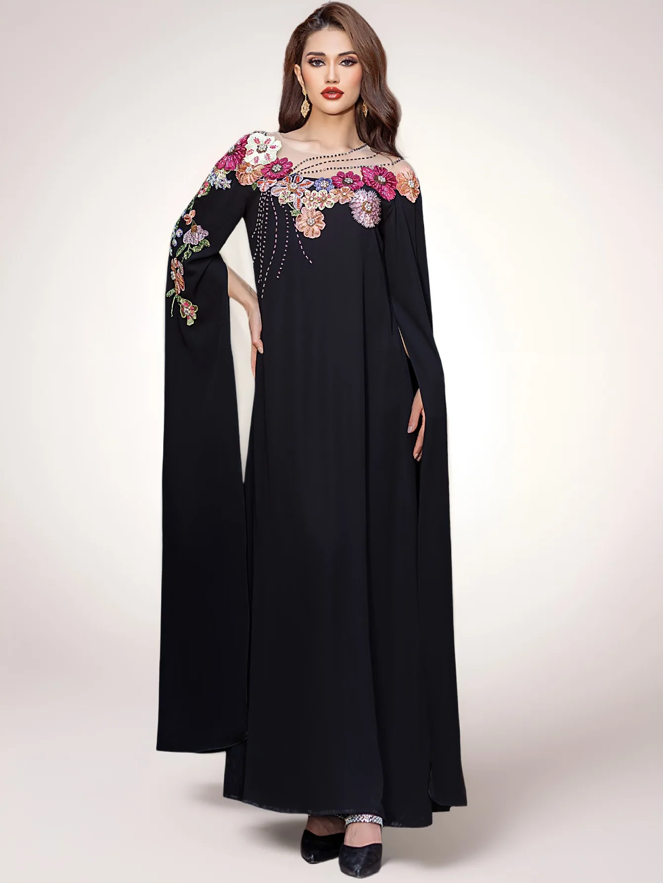 عبايات رمضان مزينة للنساء بأكمام طويلة للغاية للحف...