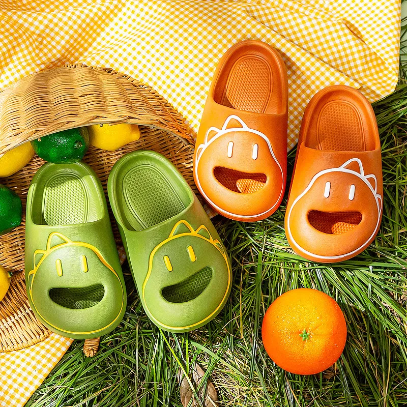 

Kids Shoes 2023 Summer New Slippers Kids Bathroom Slippers Lovely and Sweet Cartoon Fashion All-match PVC Cute Slippers