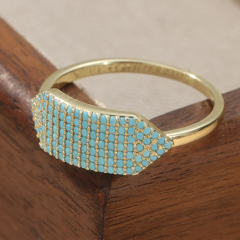 Elegant Wide-Faced Copper Ring with Inlaid Turquoise - Bohemian Style
