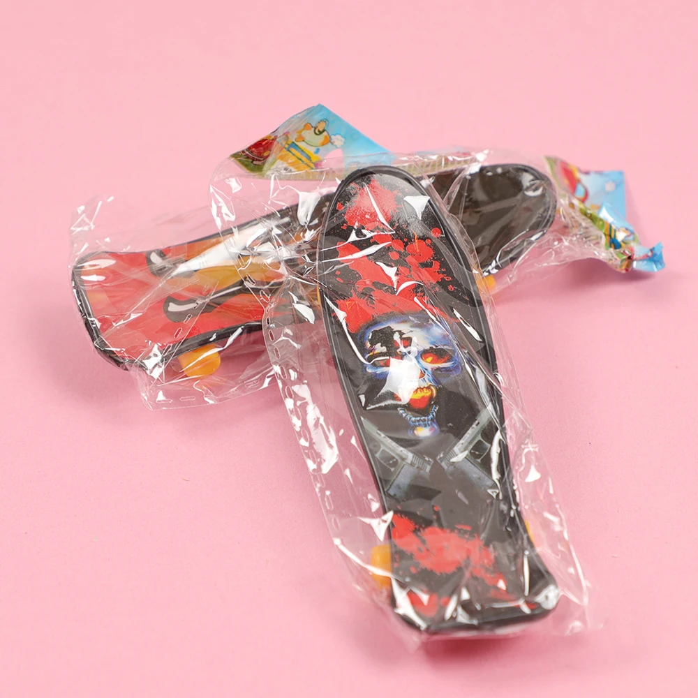 10Pcs Plastic Finger Skateboard Game Toys For Kids Birthday Party Favors Christmas Pinata Fillers Boy Girls Guest Gifts