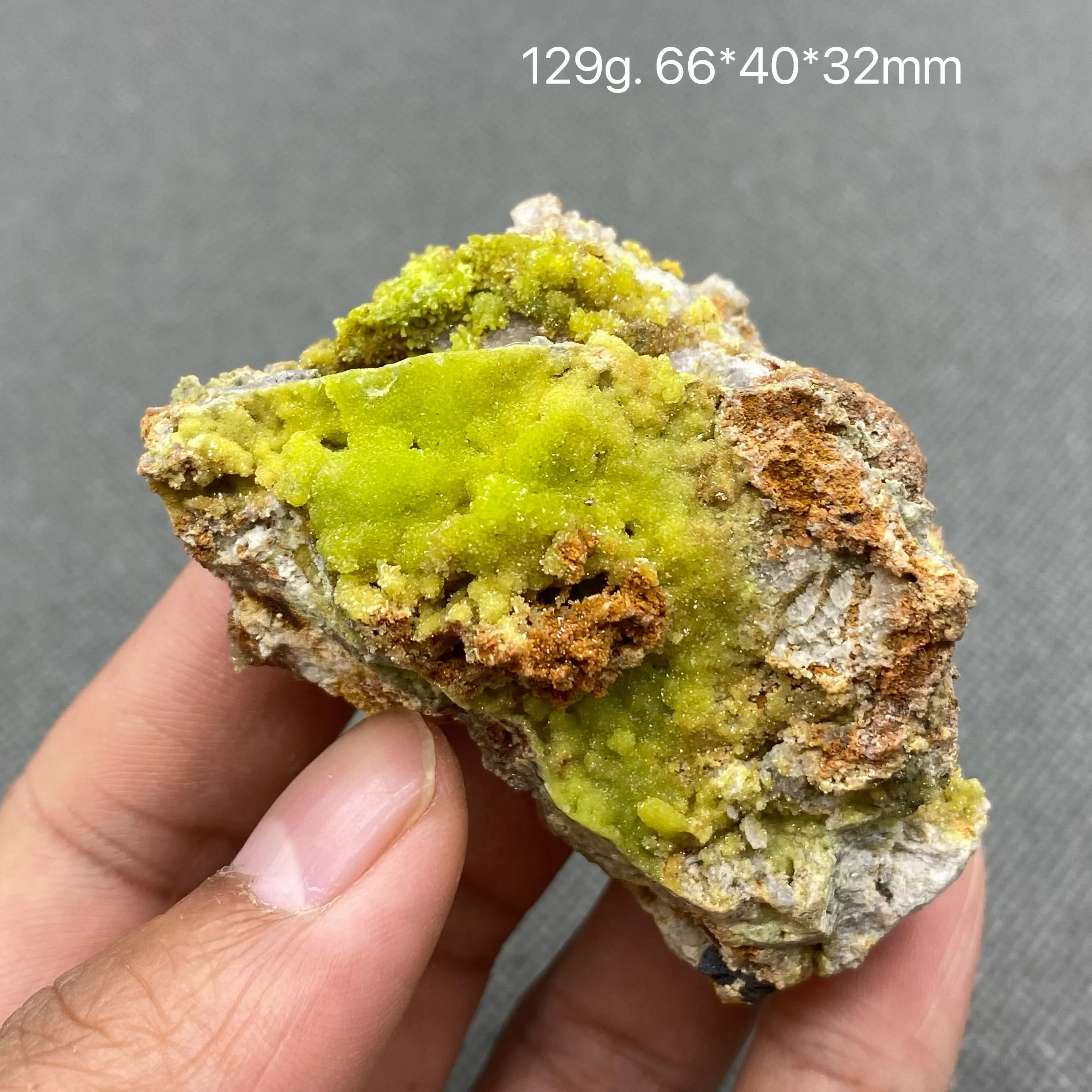 100% natural pyromorphite original stone mineral specimen cured crystal gem collection.
