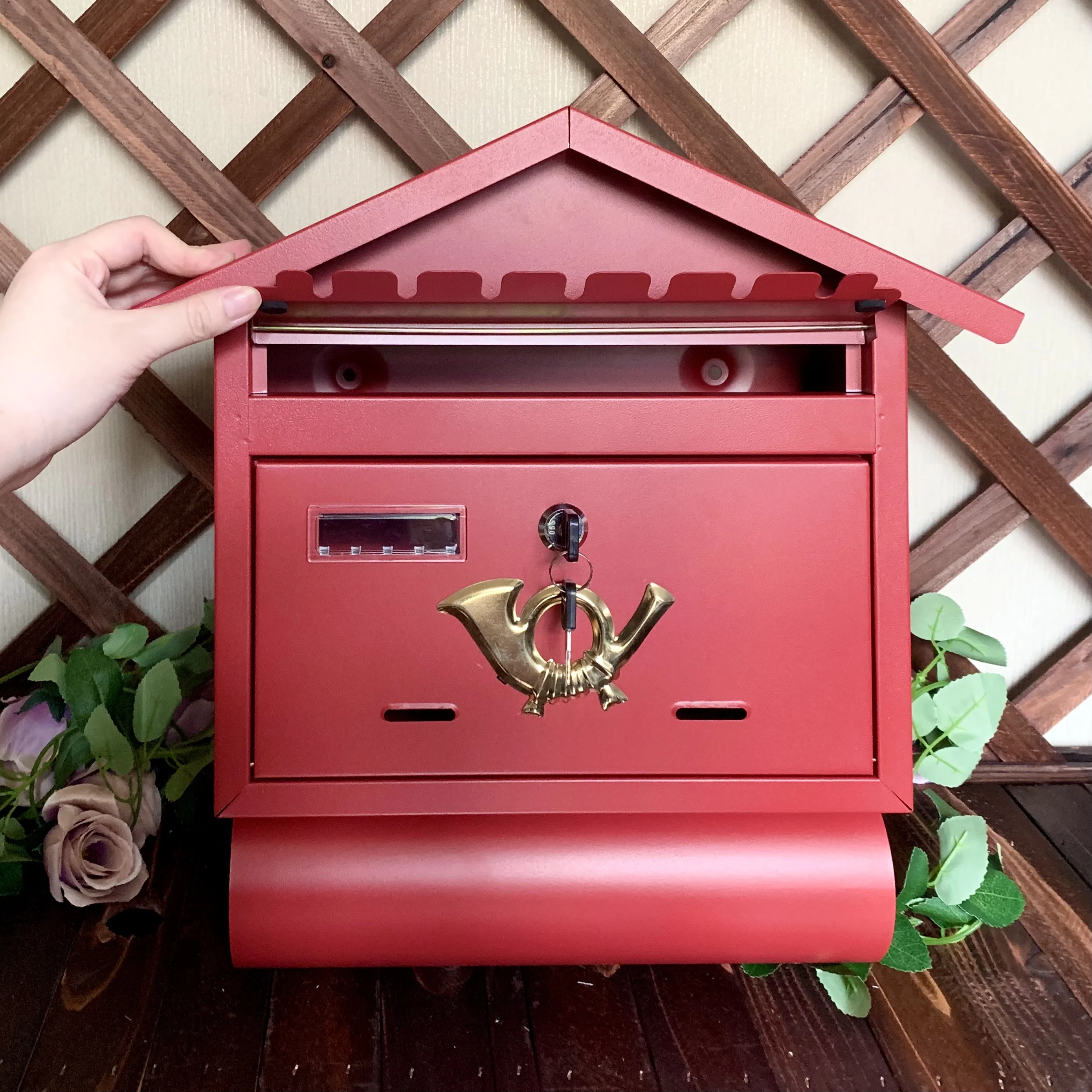 Description Picture 5 of itemIron Mailbox Outdoor Wall Decoration Rainproof and Waterproof Post Box Idyllic and Creative Letter Box European Retro