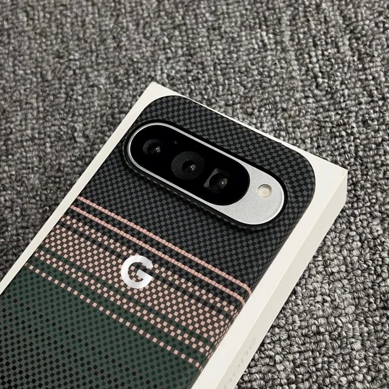Retro Business Kevlar Carbon Fiber Magnetic Wireless Charging Cover
