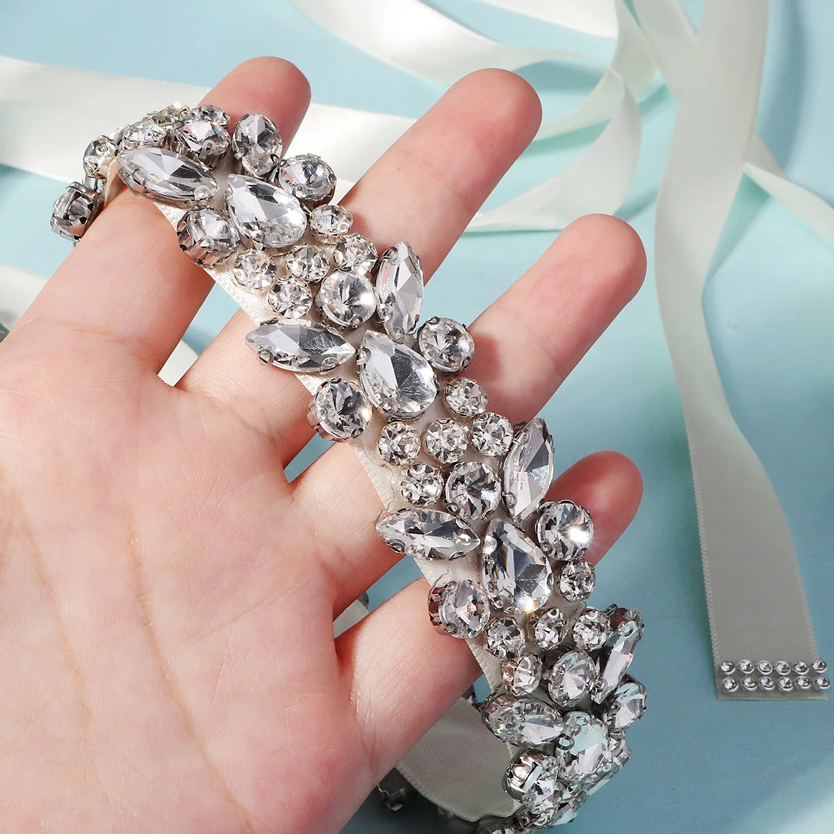 SLBRIDAL Hochzeitszubehör Kristall-Brautgürtel Satin Strass Perlen Abendkleid-Gürtel Hochzeitsband Schärpe Brautjungfern Damen – Detail 11