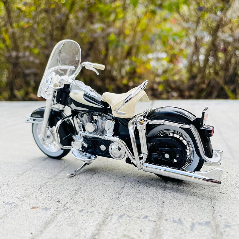 Maisto 1:18 Harley-Davidson Motorcycle 1962 FLH Duo Glide car