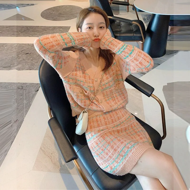 

Xiaoxiangfeng Spring Autumn Outfits New Women's French Fashion Knitted Cardigan Top High Waist Half Skirt Two Piece Set