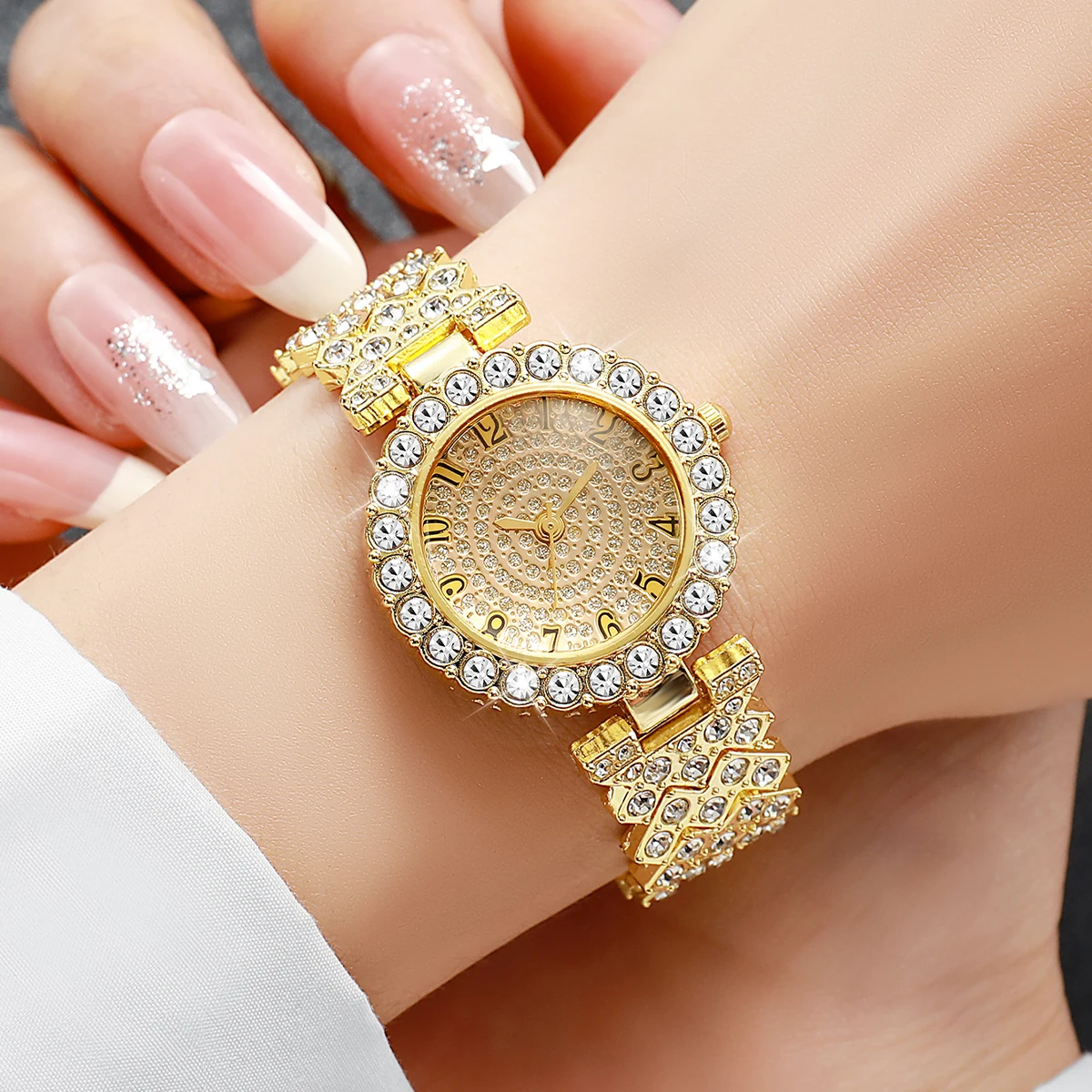 New Trendy Women's Gorgeous Watch Light Luxury Digital Scale Dial Casual Business Quartz Watch (Box Not Included)