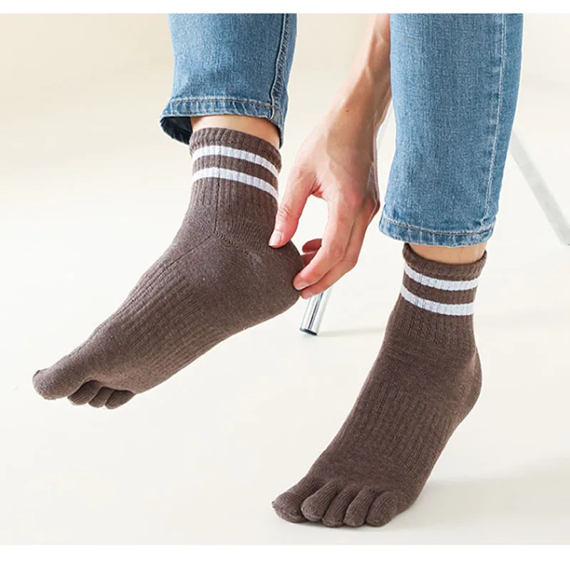 5 Pairs Mans Sport Socks with Toes Short Black White Running Cycling Travel Sock Man Striped 5 Finger Thick Cotton Solid Socks