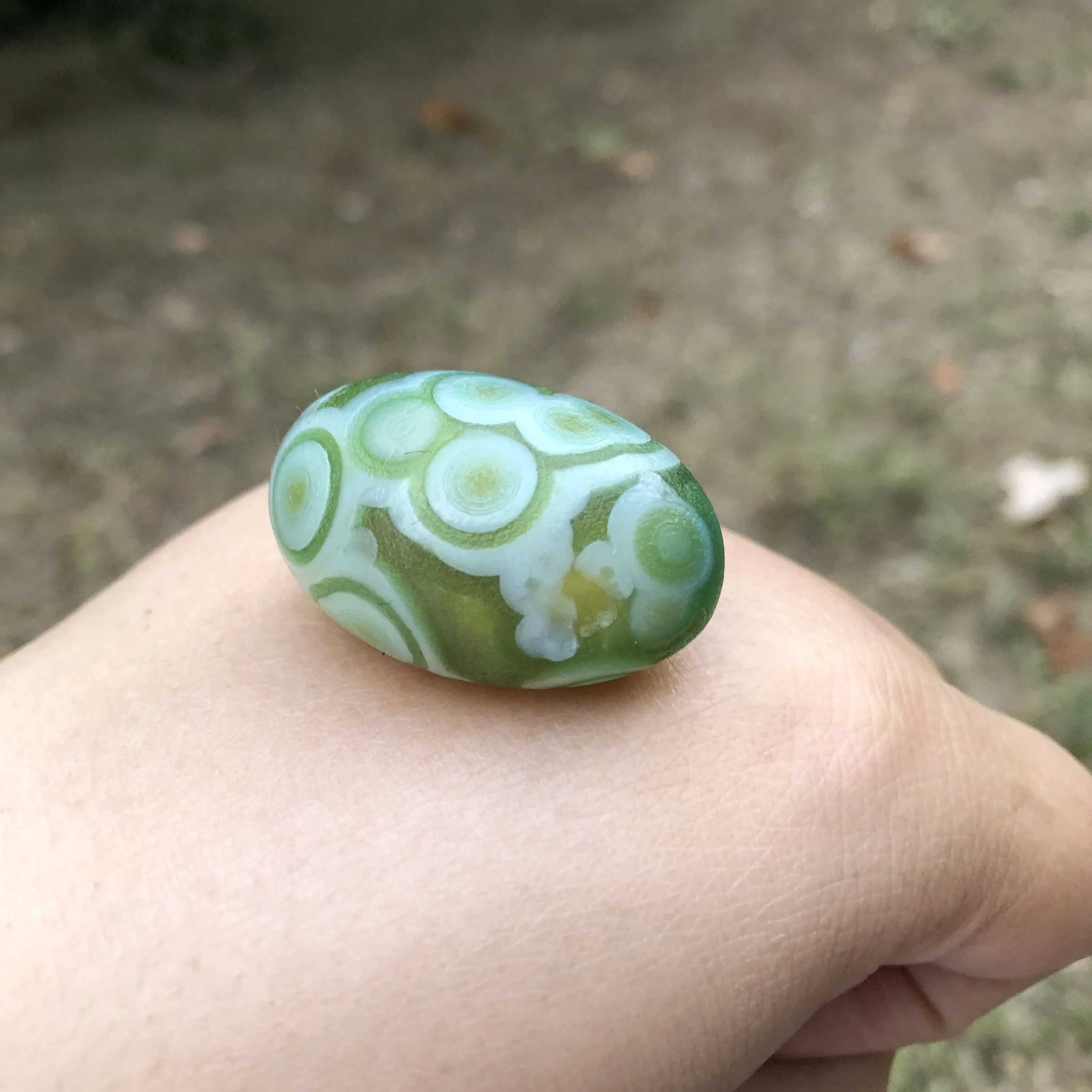 

2​6G/37.6*23*21.9Mm A Natural Outer Mongolian Gobi Eye Stone Flower Eye Agate Relief Clear Green Gem
