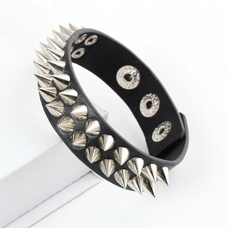 Bijoux et accessoires de mode style PUNK ROCK BIKER METAL GOTHIQUE