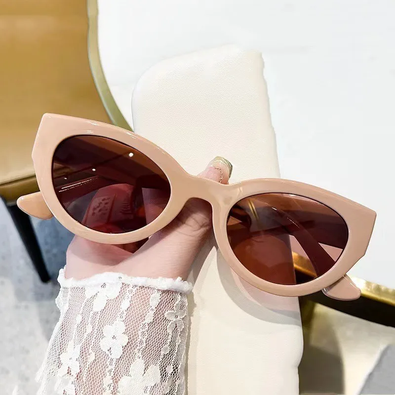

Men Women Round Frame Sunglasses Classic Black Cat Eye Ultraviolet Goggle Sun Glasses High Quality Ladies Trendy Party Eyewear