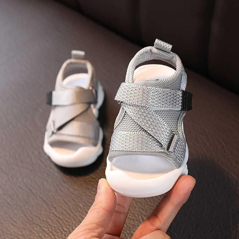 Baby sandals anti-kick boys toddler shoes 1-2 years old 3 summer baby beach shoes girls Baotou toddler soft soles children sandals