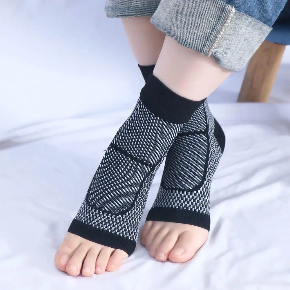 

Sports Ankle Brace Compression Sleeve Plantar Fasciitis Sock for Achilles Tendonitis,Joint Pain,Reduces Swelling,Heel Spur Pain