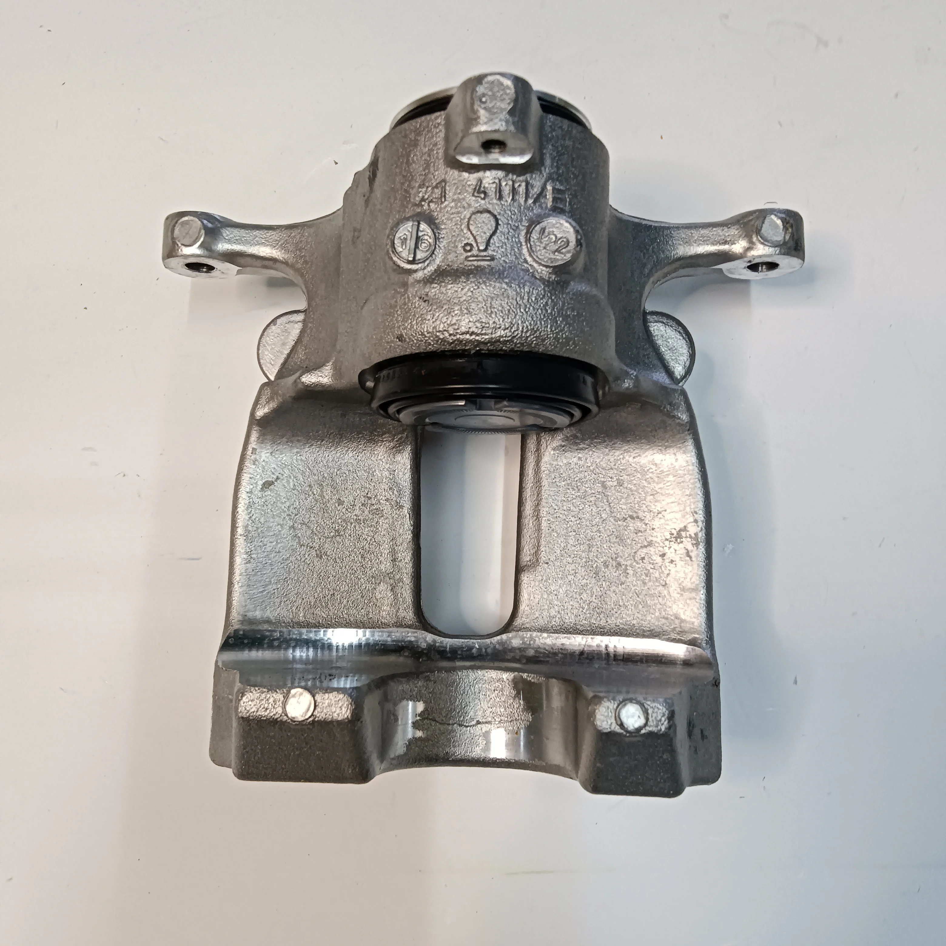 LR084120 Car Accessories Wheel Cylinder Pump Caliper Brake For Land Rover Range Rover 2013