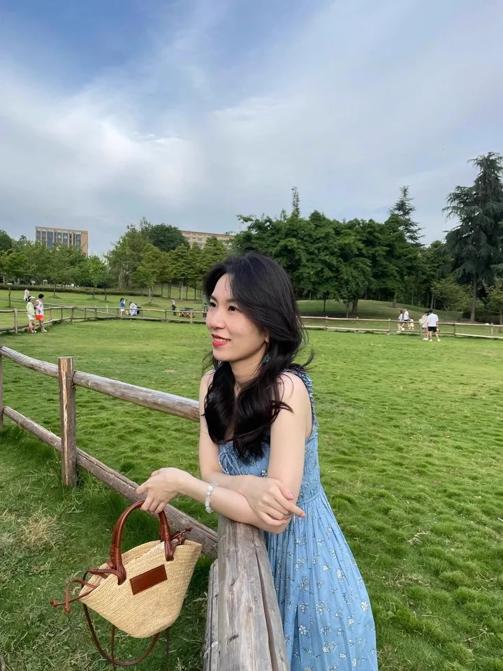 Vintage Style Straw Baskets Bag Raffia Circle Rattan Material Woven Shoulder Bag Handmade Woven small Beach Bag