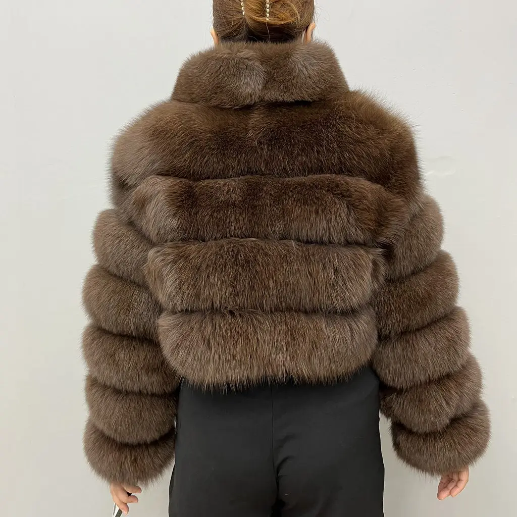 Рисунок 3 - Женское пальто из натурального меха лисы