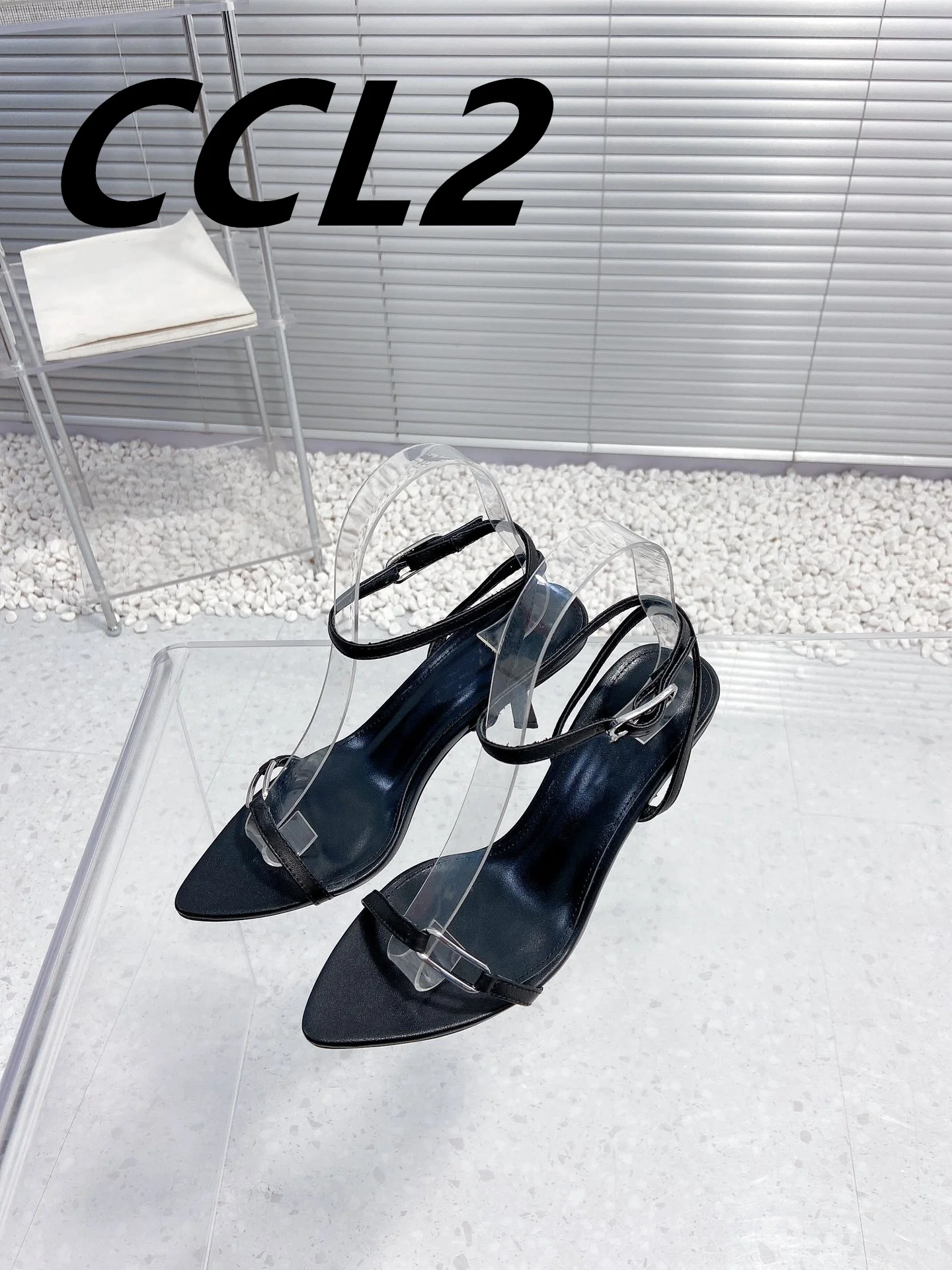 

24 years spring and summer fashion sandals, cowhide fabric, sheepskin lining, heel height 7.5cm, size35-40