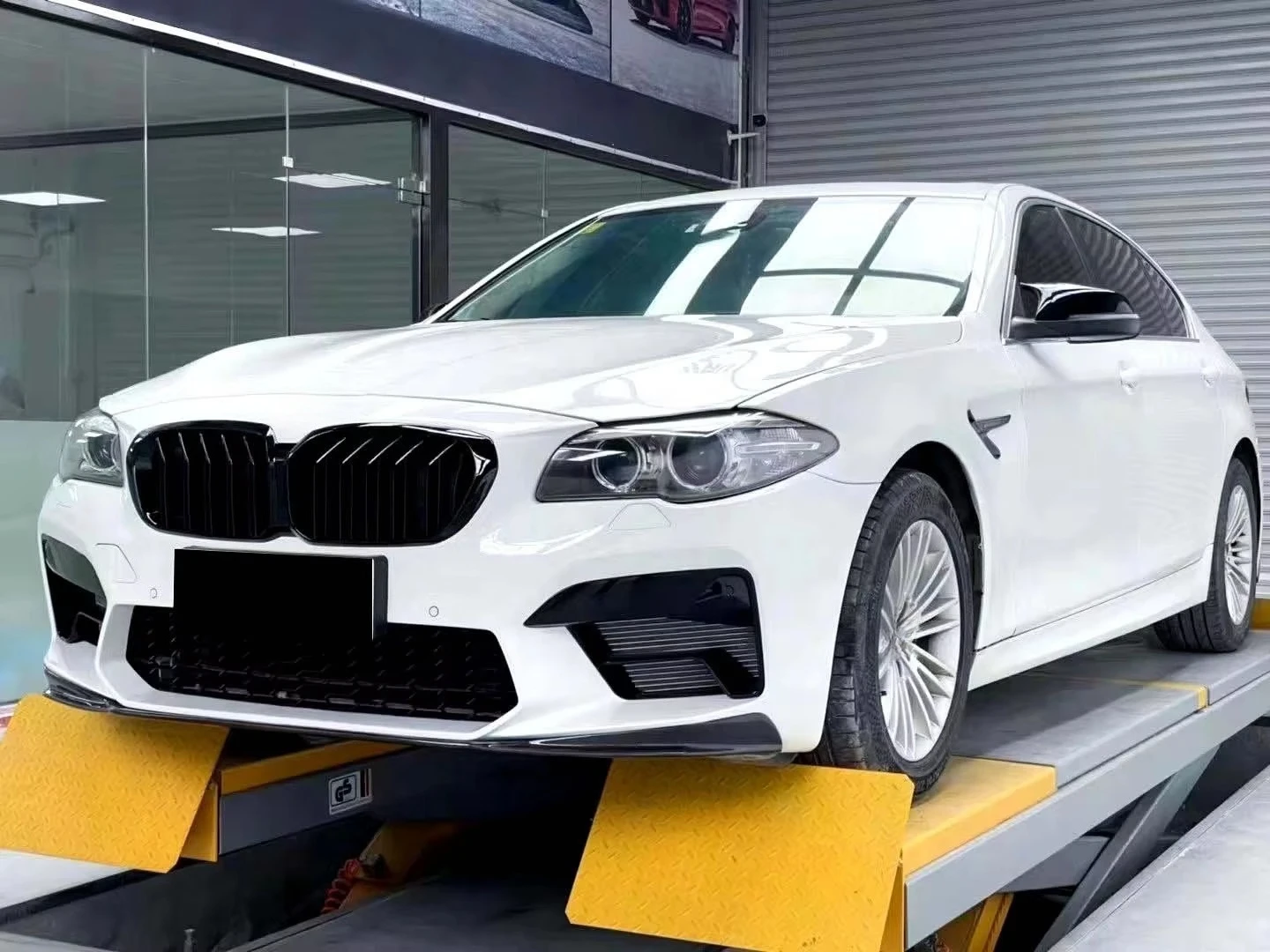 2010-2017 5 시리즈 F10 F18 페이스리프트 2021 M5 프론트 카 범퍼 립 CS 카본 파이버 전면 립용 CLY 프론트 립