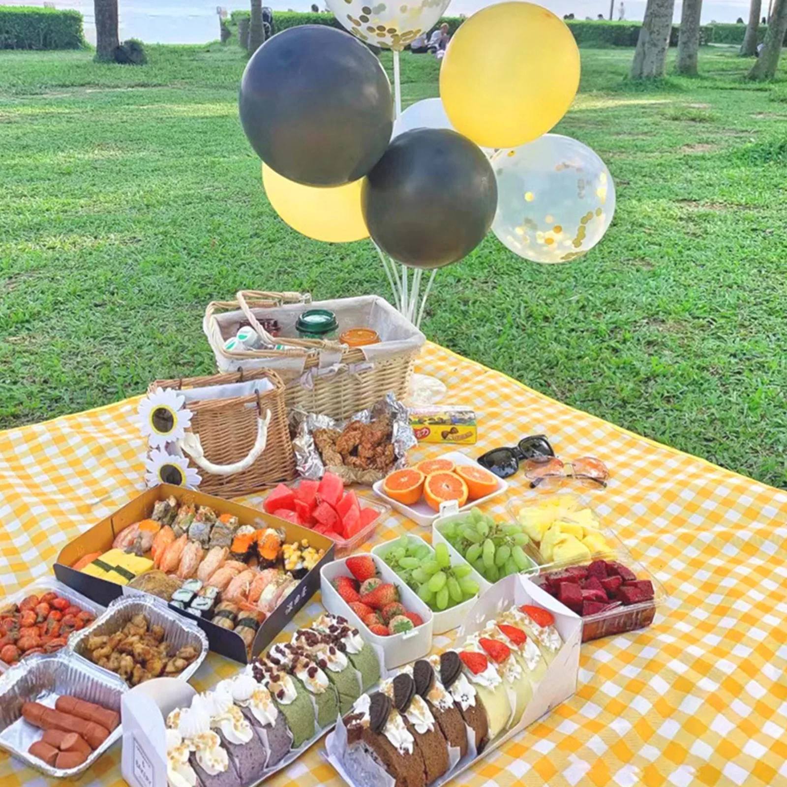 200x150cm Large Picnic Blanket 3