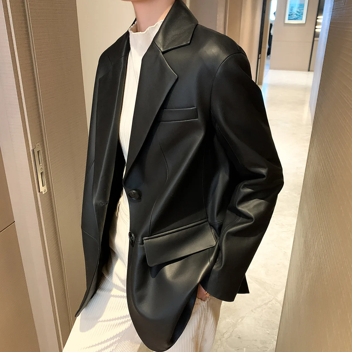 

Новинка 2024 г., женский кожаный костюм Haining из натуральной овечьей кожи, костюм средней длины из натуральной кожи, костюм высокого качества