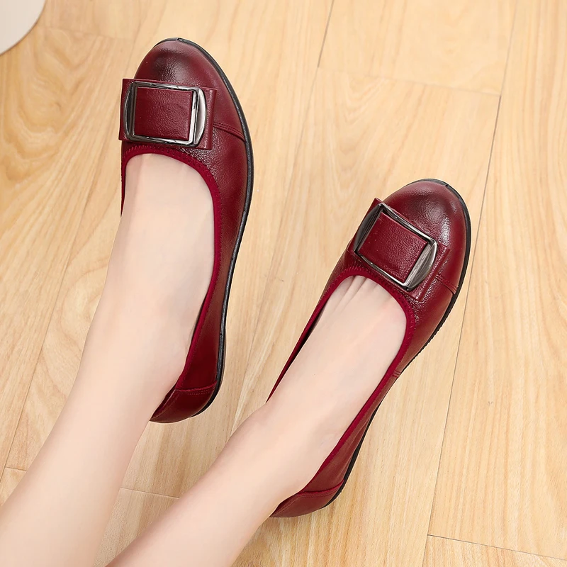 40-41-43 extra large size women's shoes leather shoes 34 shallow mouth cowhide mother shoes 42 all-match flat leather shoes wome