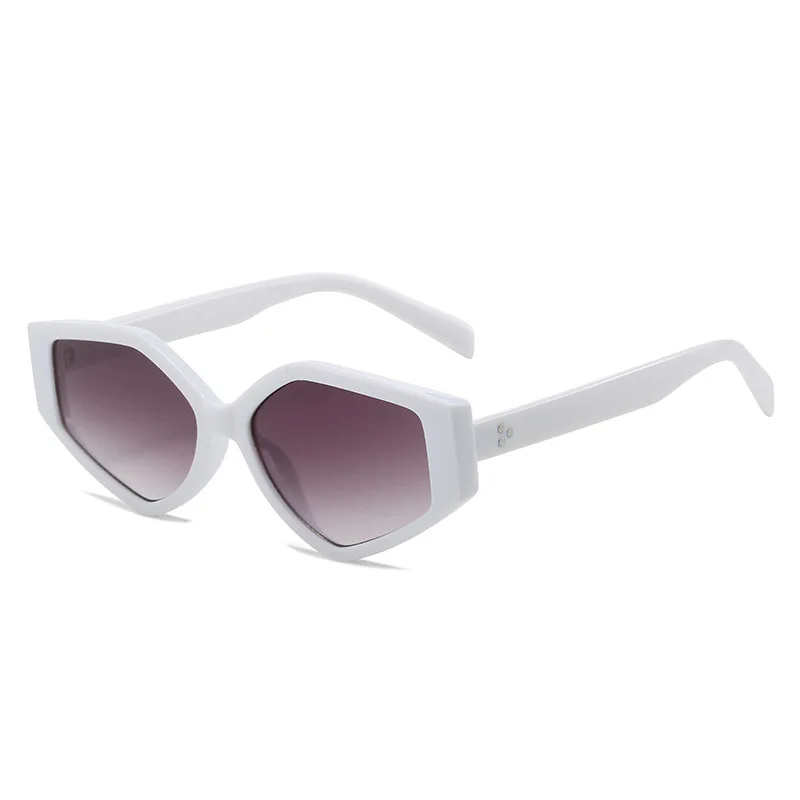 

2023 New Triangle Glasses Minimalist Geometry Fashion Street Shooting Show Style Sunglasses Women UV Protection Eyewear 246
