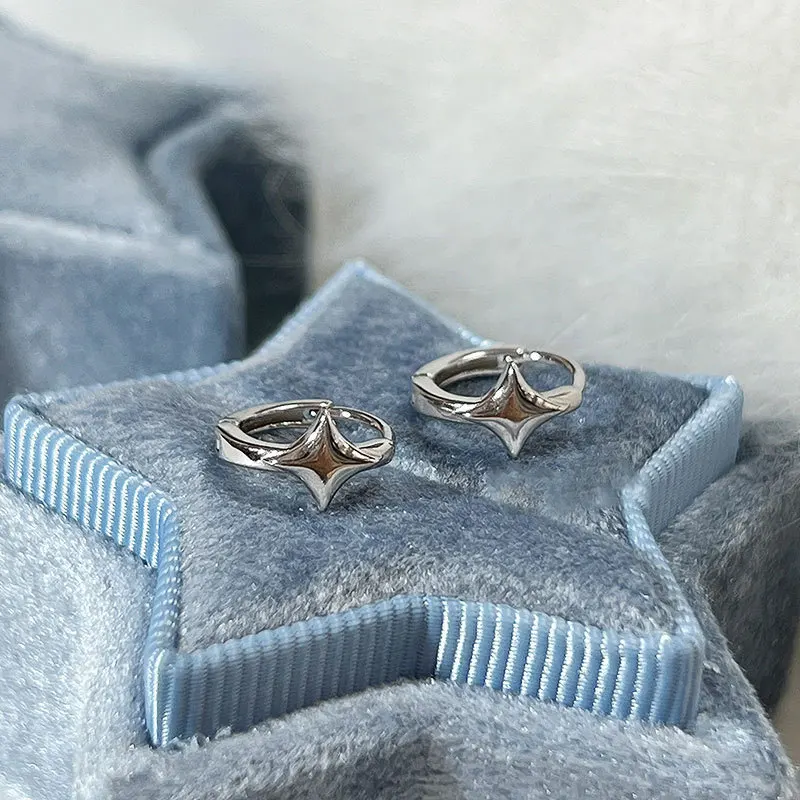 

Женские серьги из серебра 100% пробы со звездами