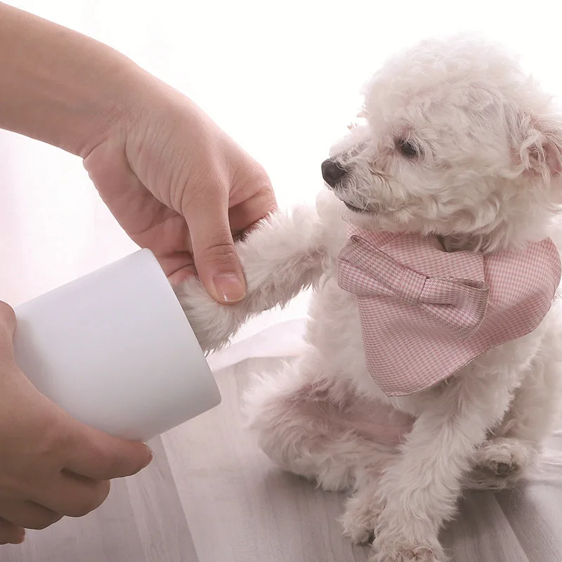 Outdoor Portable Dog Cat Paw Cleaner Brush Cup Soft Silicone Combs Clean Pet Dirty Paws One Click Manual Quick Feet Wash Tool 4