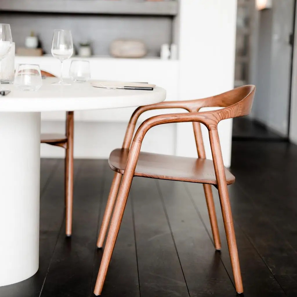 Nordic Single-person Solid Wood Dining Chairs Outdoor Contemporary Arm Seat Casual Cafe Chair Walnut Solid Wood Chairs