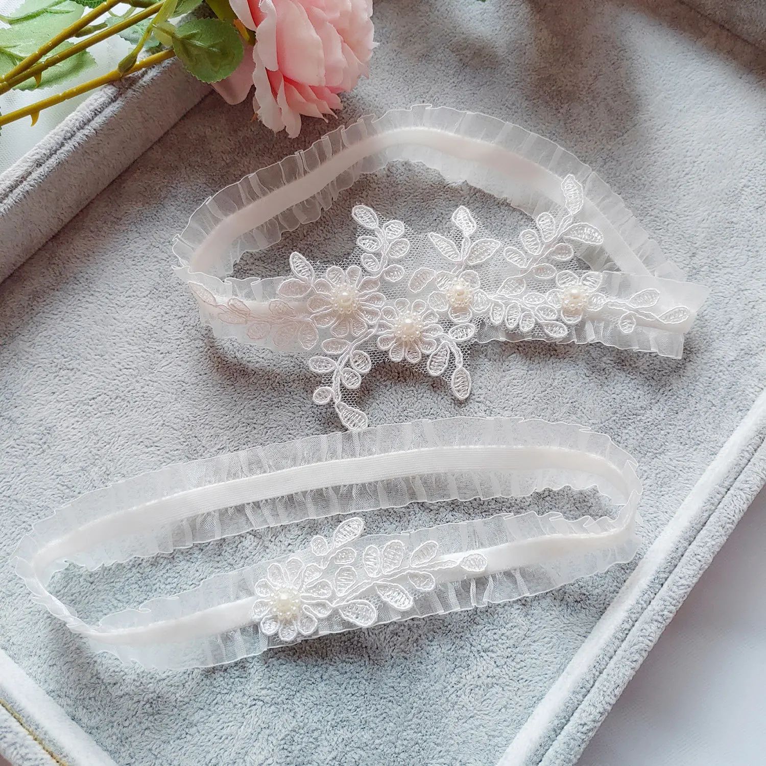 Bandas elásticas nupciales, liguero de encaje para boda, flor de perla, vestido de media Sexy para mujer, anillo para el muslo, bordado blanco, fiesta de boda