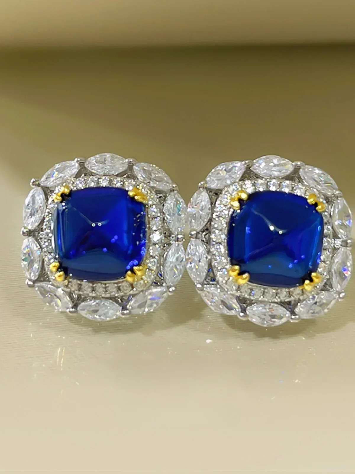 Natural Gem Dome Pierced Earring_BDHL7672