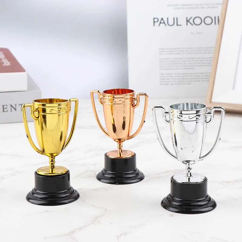 Рисунок 2 - пластиковые награды для детей