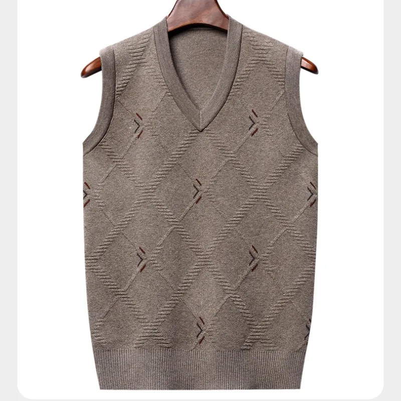 Autumn and Winter Men's Pullover Solid Color Geometric Embroidered V-neck Screw Thread Sweater Knitted Tank Top Fashion Tops