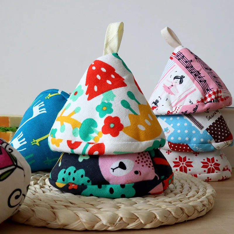 1Pc Cute Triangular Pot Cover Cap Cartoon Animal Printed Cotton Kitchen Insulation Clip Insulation Handle Glove Xmas Gift