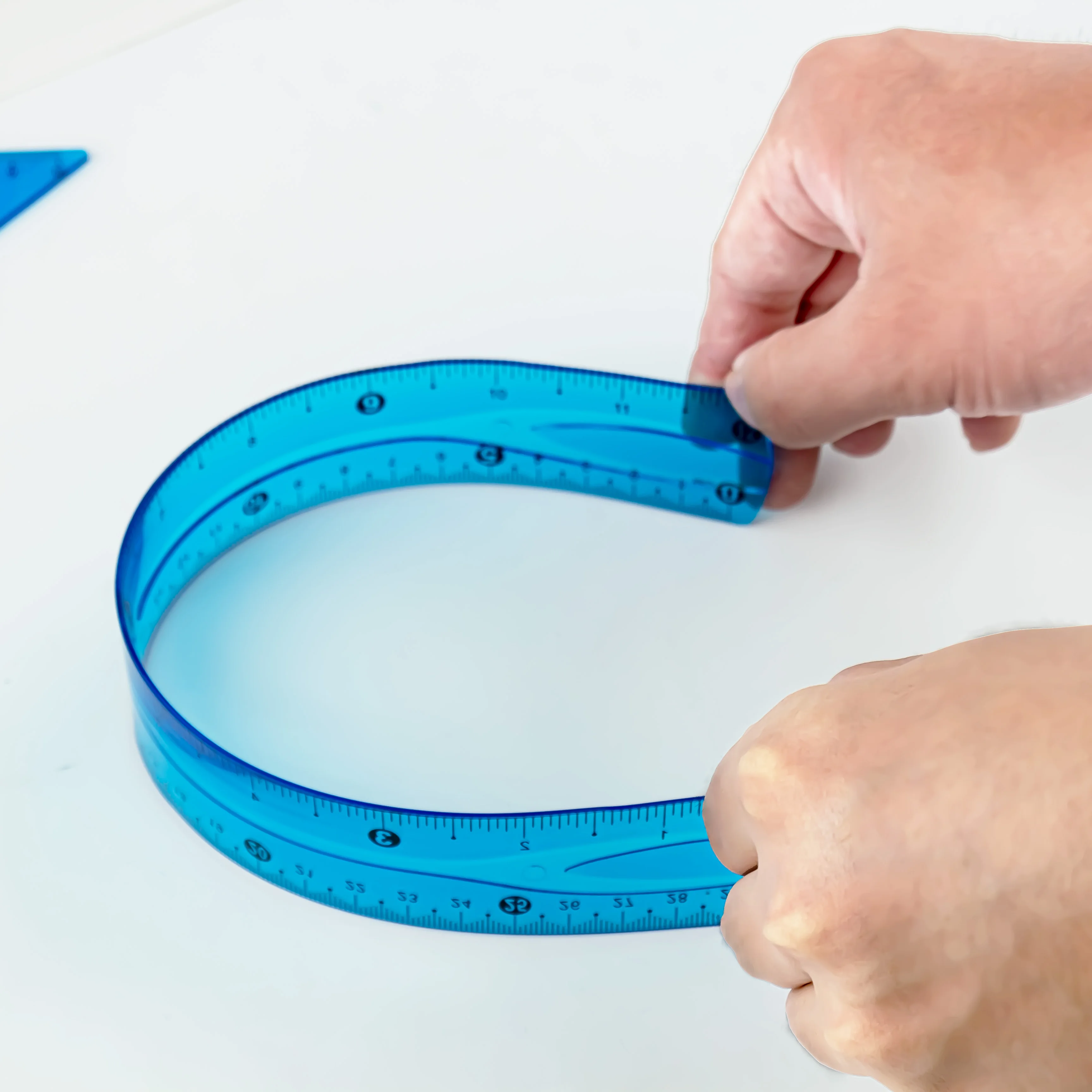 30cm 투명 소프트 자 세트 - 4개, 삼각형과 각도기 포함, 다양한 색상, 측정 및 그림 그리기에 이상적