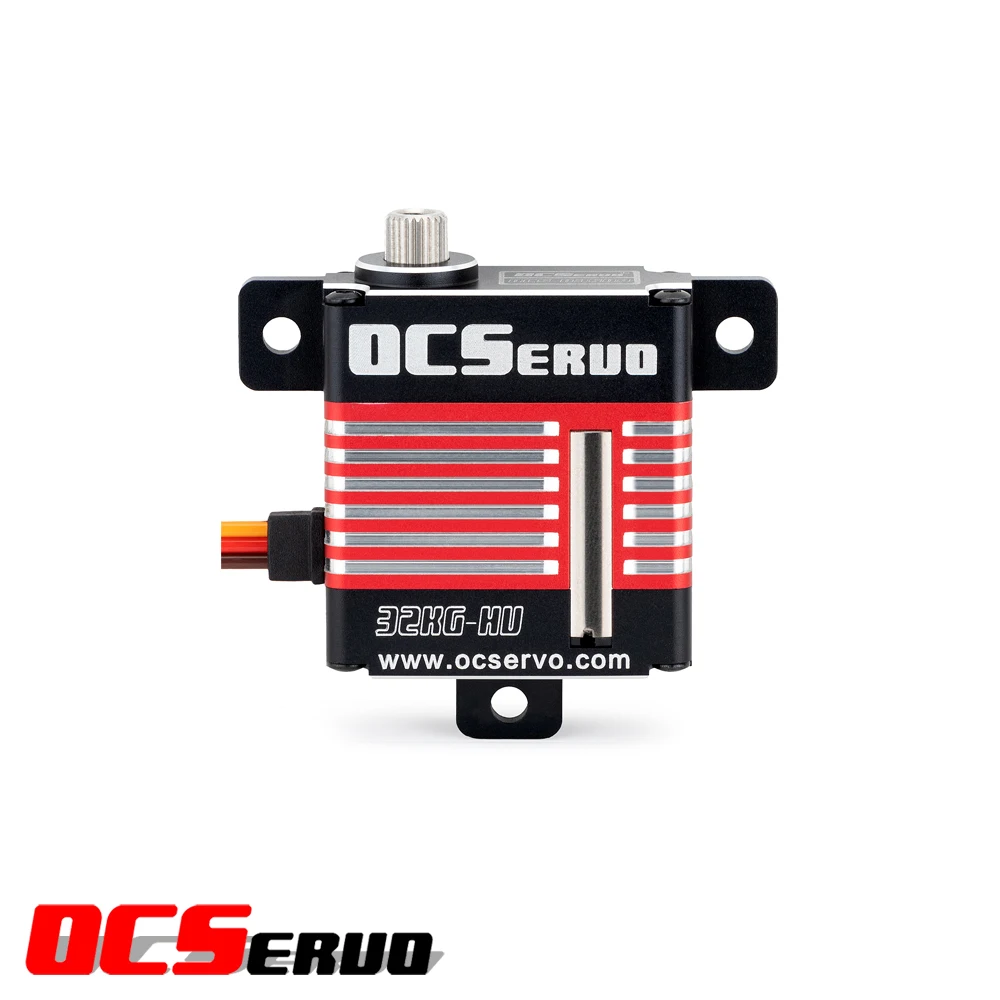 Servo OCSERVO D3509 avec bras 45mm monté sur un châssis de voiture RC
