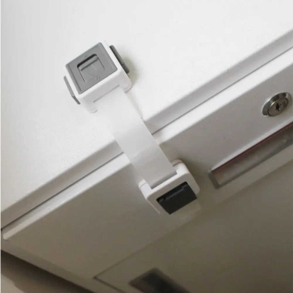 Anti-Pinching Hand Children\'s Safety Lock Multi-Functional Adjustable Anti Opening Baby Lock Buckle Plastic Door