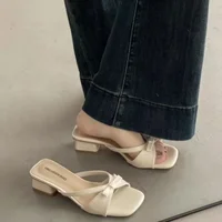 Nouvelles sandales d'été 2026 élégantes à bout carré et nœud, à talon bas, style féerique polyvalent pour femmes 6