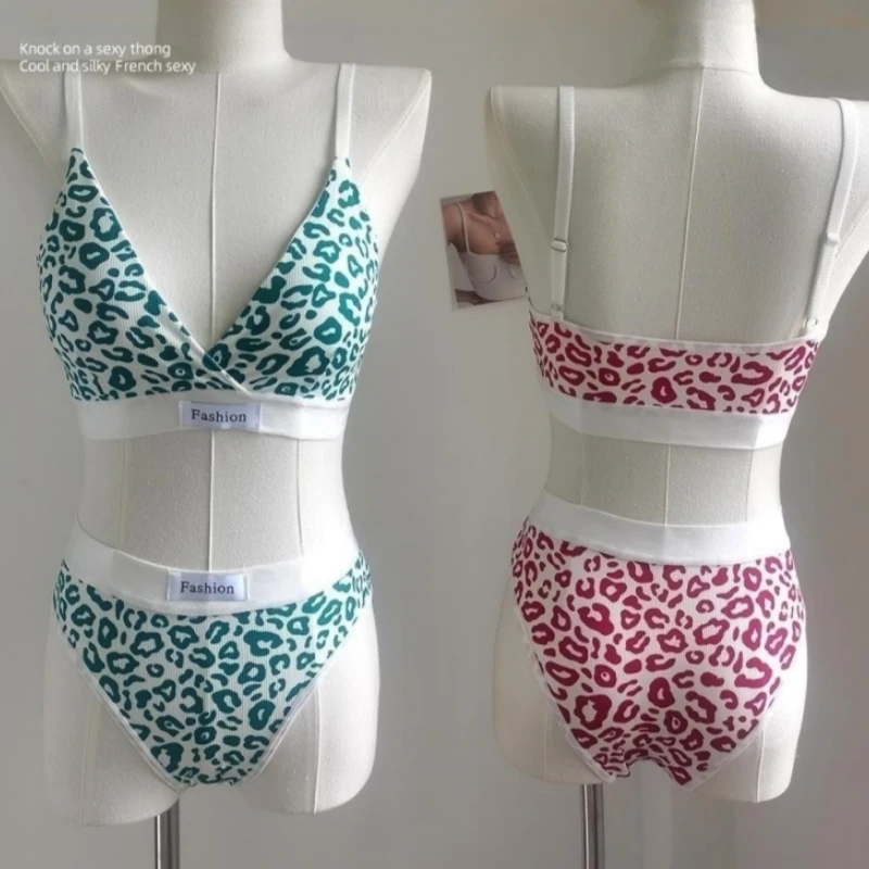 Seamless bra set with leopard print top, matching panties, and relaxed summer fit