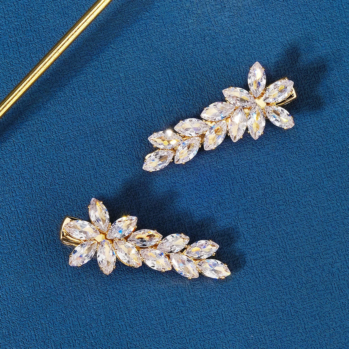 Zirkonia funkelnde Mode Haars pange klassische Blatt Haars pangen Prinzessin Legierung Haarnadeln Geburtstags geschenk für Mädchen Kopfschmuck Zubehör – Detail 7