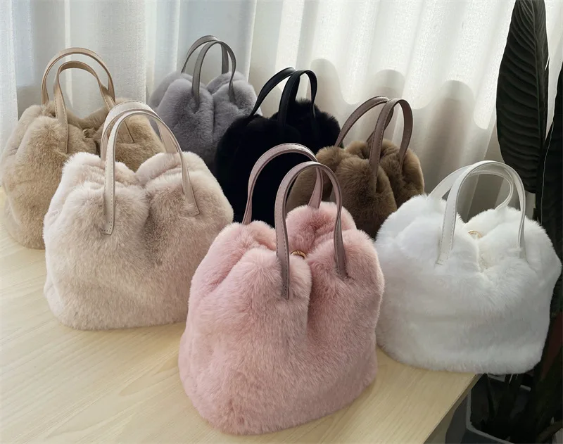 Impresionante bolso de mano tipo cubo de piel sintética de conejo suave para mujer, bolso de hombro de felpa esponjosa de invierno, elegante bolso de fiesta de moda urbana para chicas.