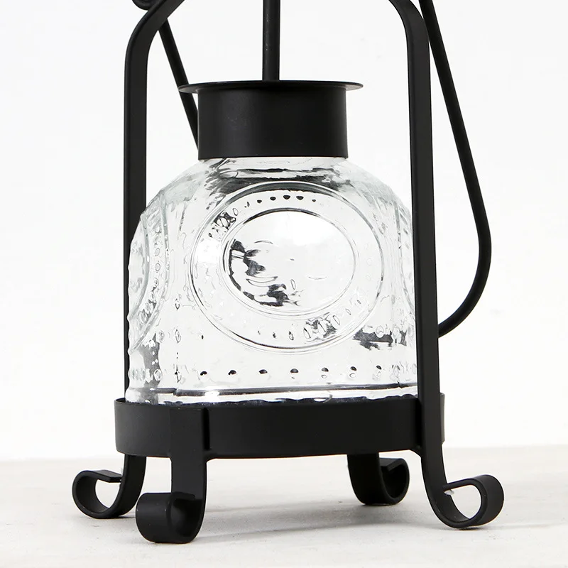 Retro Wrought Iron Candle Lamp Holder for European Courtyard Decoration
