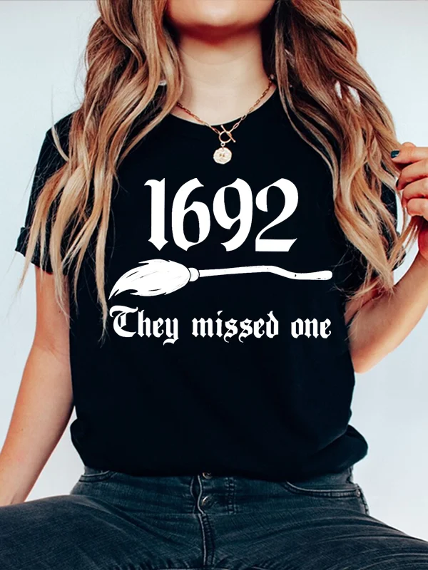 

Retor 1692 They Missde One Slogan Women T-shirt Vintage Fashion Magic Broom Print Female Shirt Holiday Party Casual Girl Tee